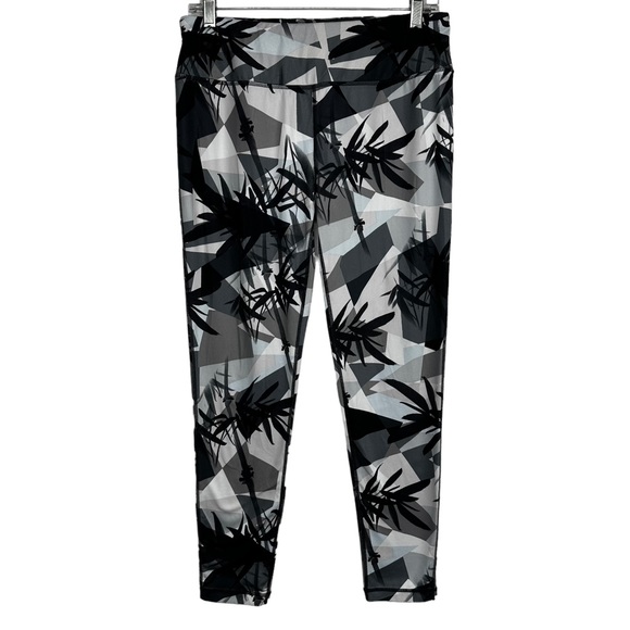 Sweaty Betty Contour Workout Leggings Bamboo Shadow Midrise Size Large Short - Picture 8 of 13